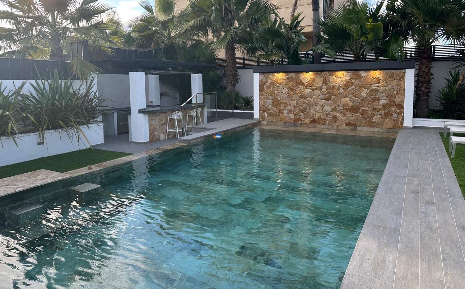 Huvila myynnissä Les Tres Cales (L'Ametlla de Mar)