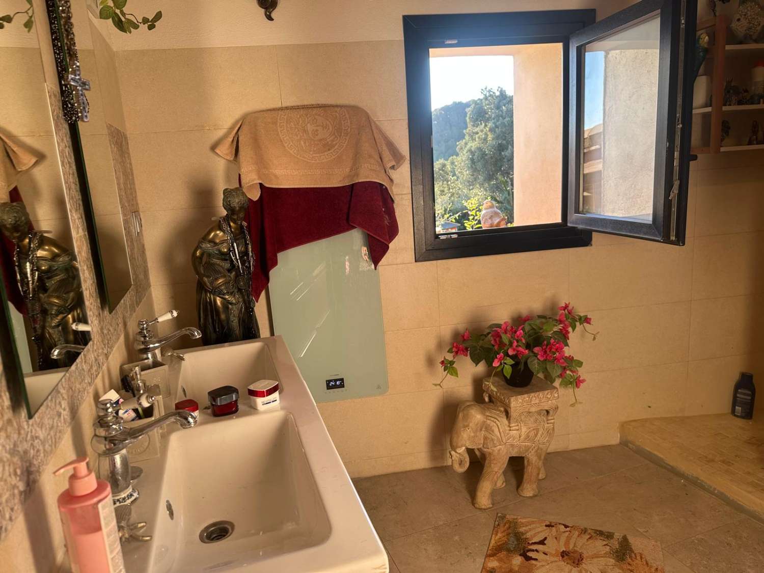 EXCEPTIONAL! For nature and animal lovers, Country house with 20 hectares of land