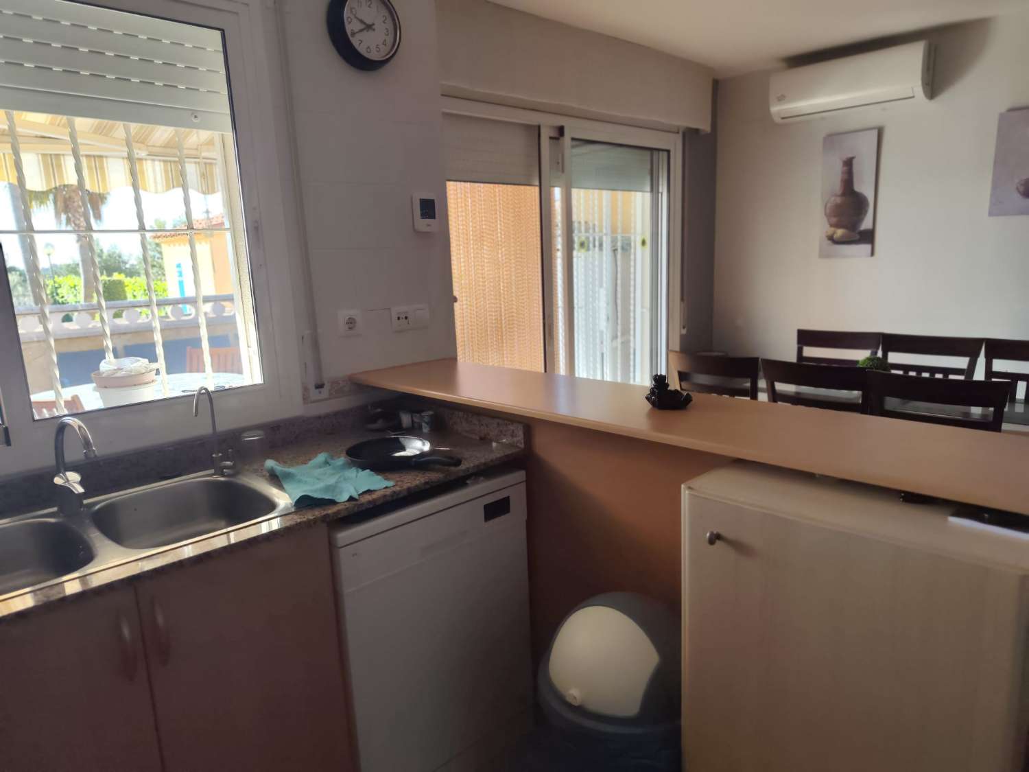 Casa adosada esquinera en Mont Roig del Camp