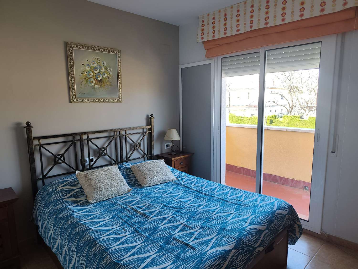 Casa adosada esquinera en Mont Roig del Camp