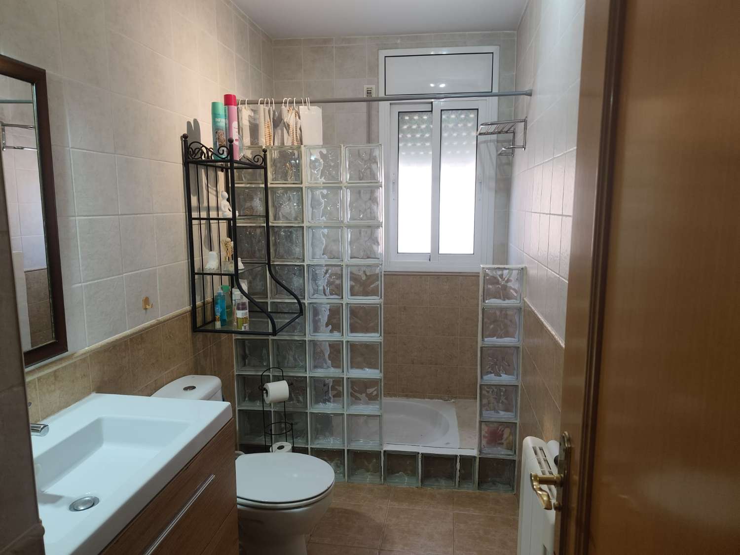 Casa adosada esquinera en Mont Roig del Camp