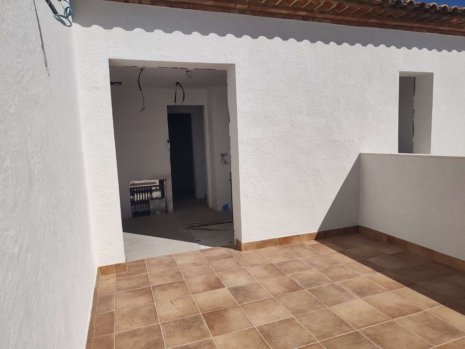 Exclusiva villa en Miami Platja en Rehabilitacion total con piscina, jacuzzi y acabados premium