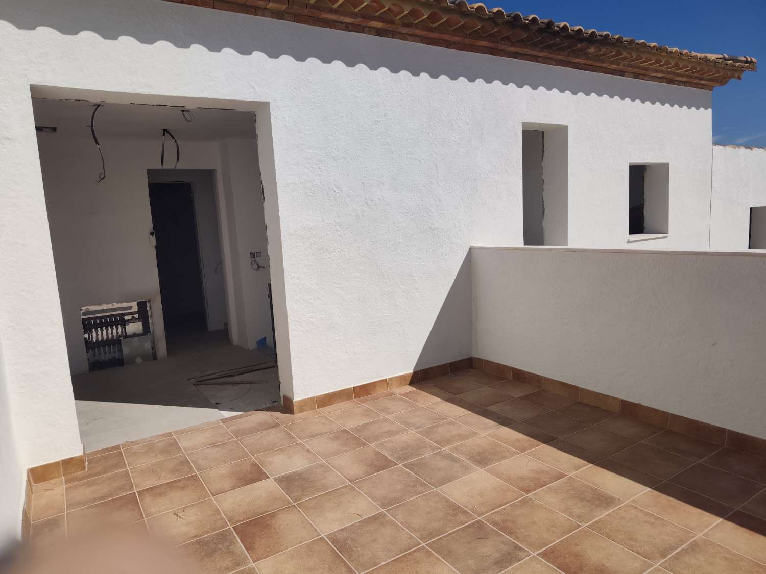 Exclusiva villa en Miami Platja en Rehabilitacion total con piscina, jacuzzi y acabados premium
