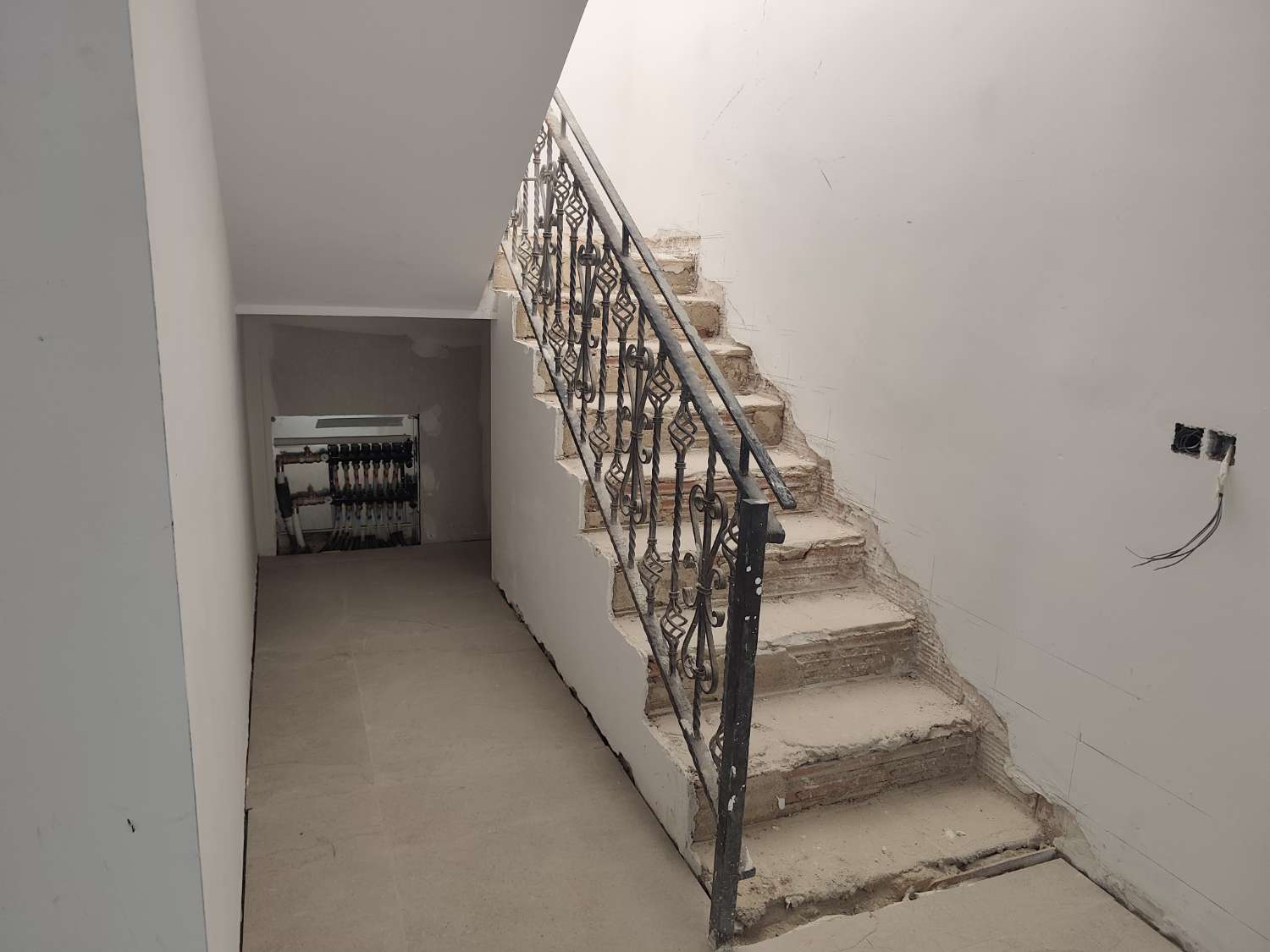 Exclusiva villa en Miami Platja en Rehabilitacion total con piscina, jacuzzi y acabados premium