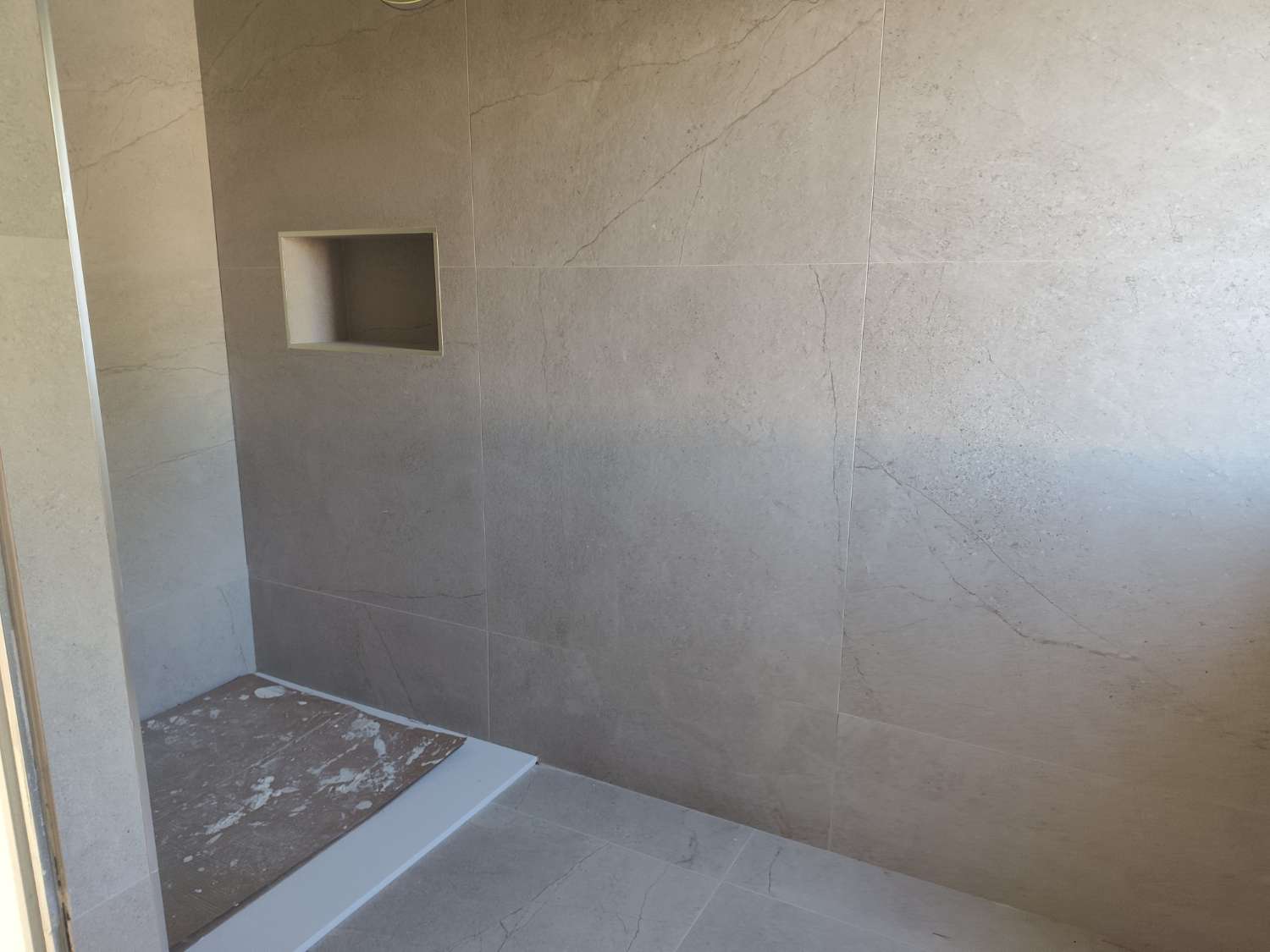 Exclusiva villa en Miami Platja en Rehabilitacion total con piscina, jacuzzi y acabados premium