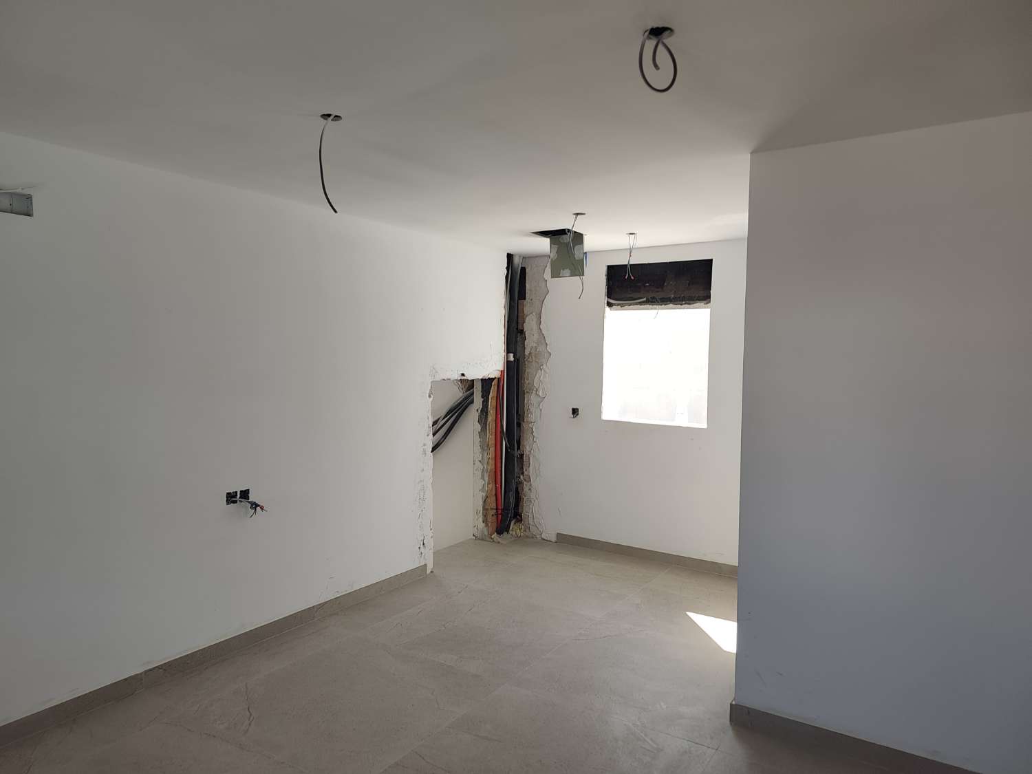 Exclusiva villa en Miami Platja en Rehabilitacion total con piscina, jacuzzi y acabados premium