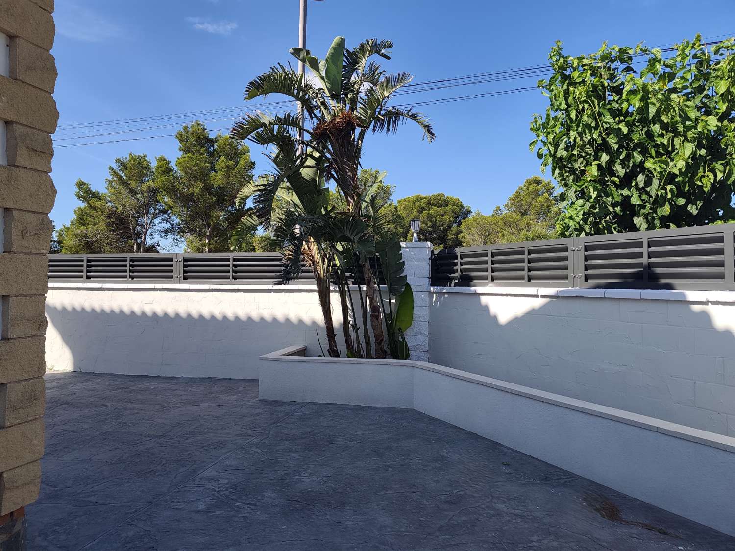 Exclusiva villa en Miami Platja en Rehabilitacion total con piscina, jacuzzi y acabados premium