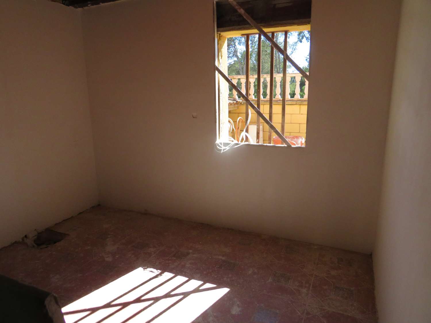 Exclusiva villa en Miami Platja en Rehabilitacion total con piscina, jacuzzi y acabados premium