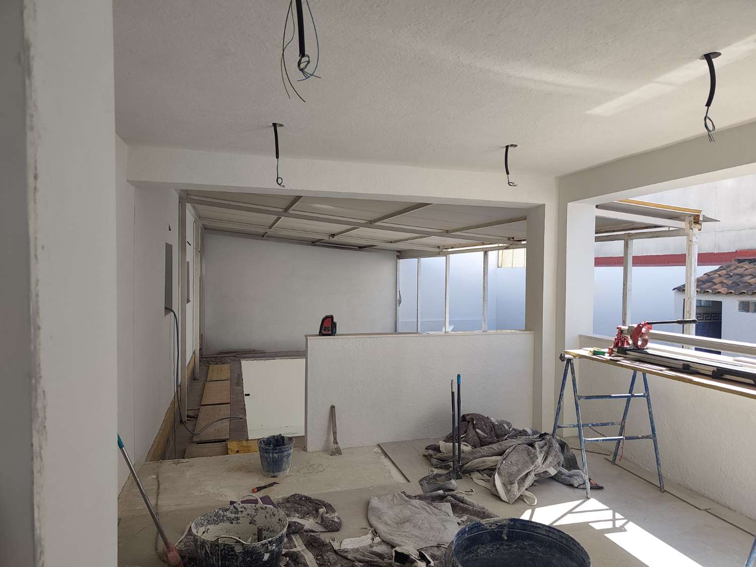 Exclusiva villa en Miami Platja en Rehabilitacion total con piscina, jacuzzi y acabados premium