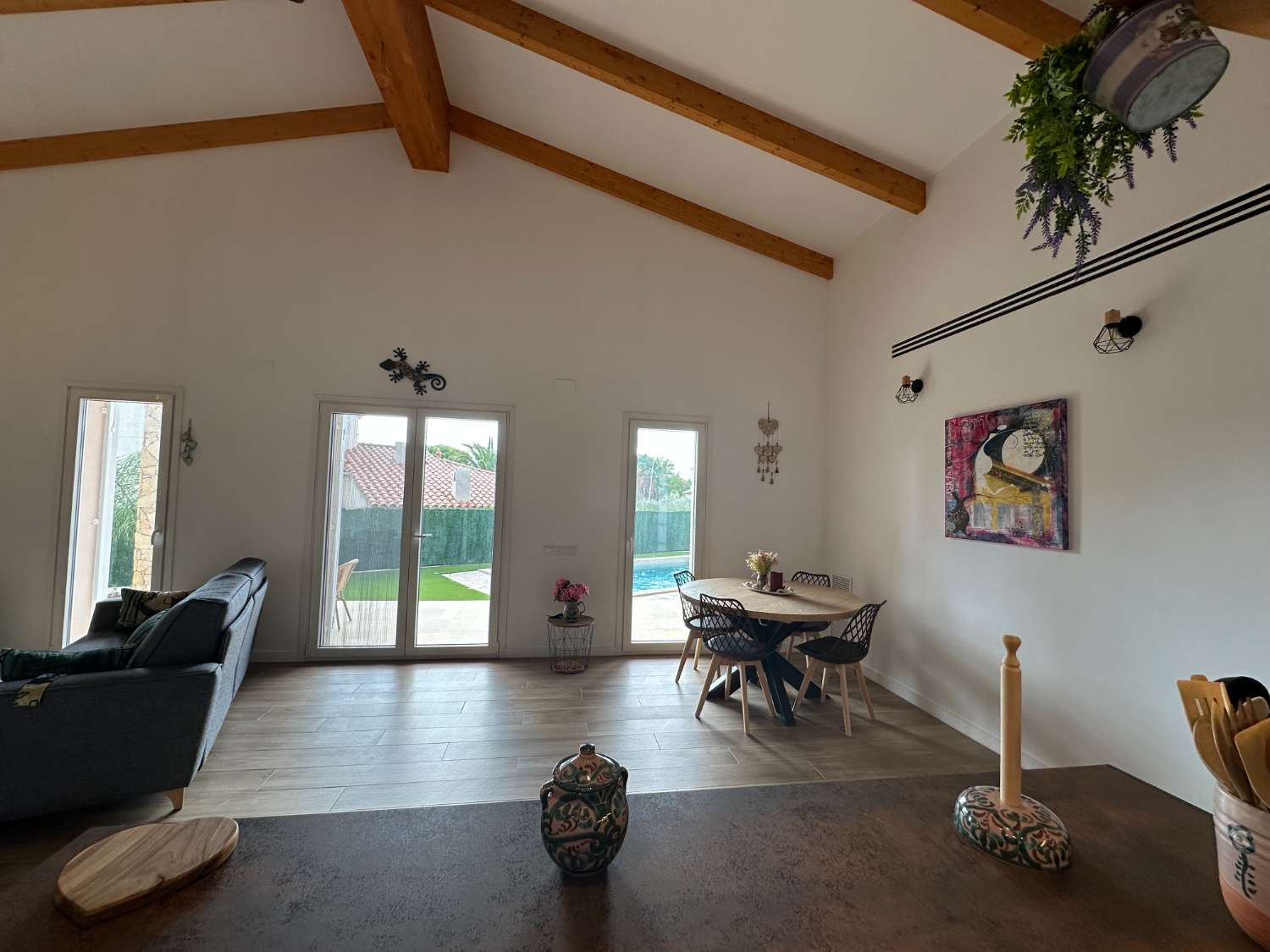 ¡Nueva casa unifamiliar con piscina privada!