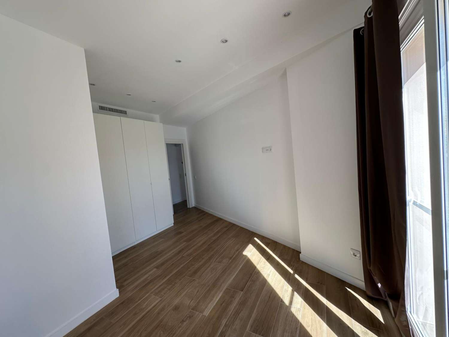 ¡Nueva casa unifamiliar con piscina privada!