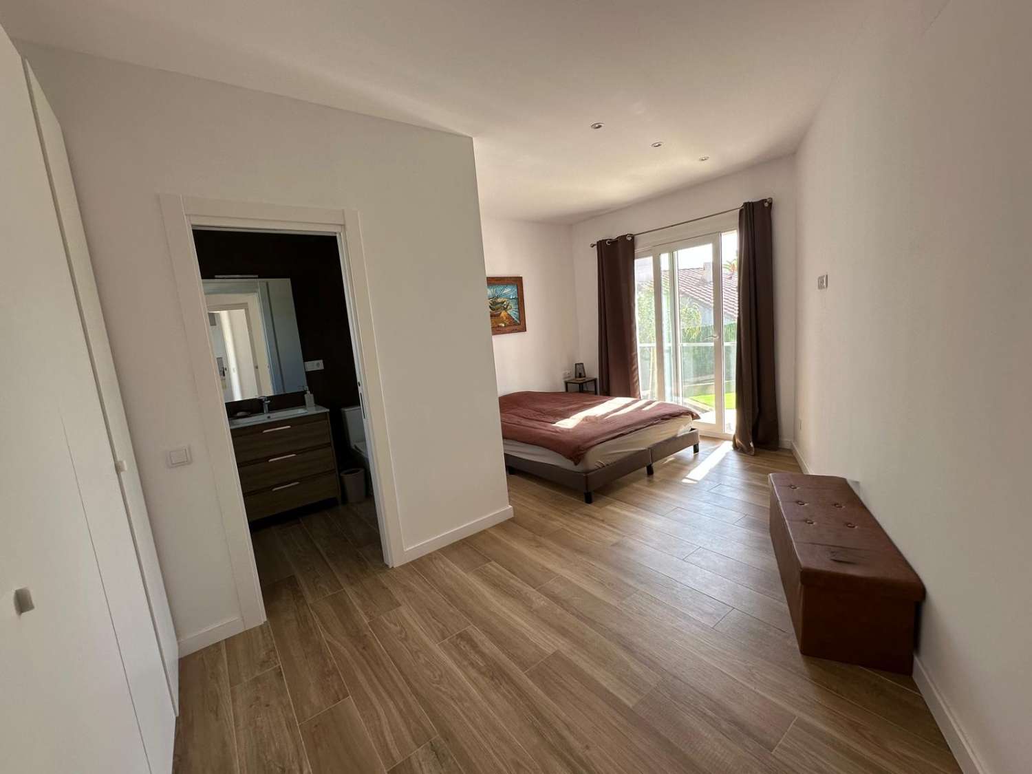 ¡Nueva casa unifamiliar con piscina privada!