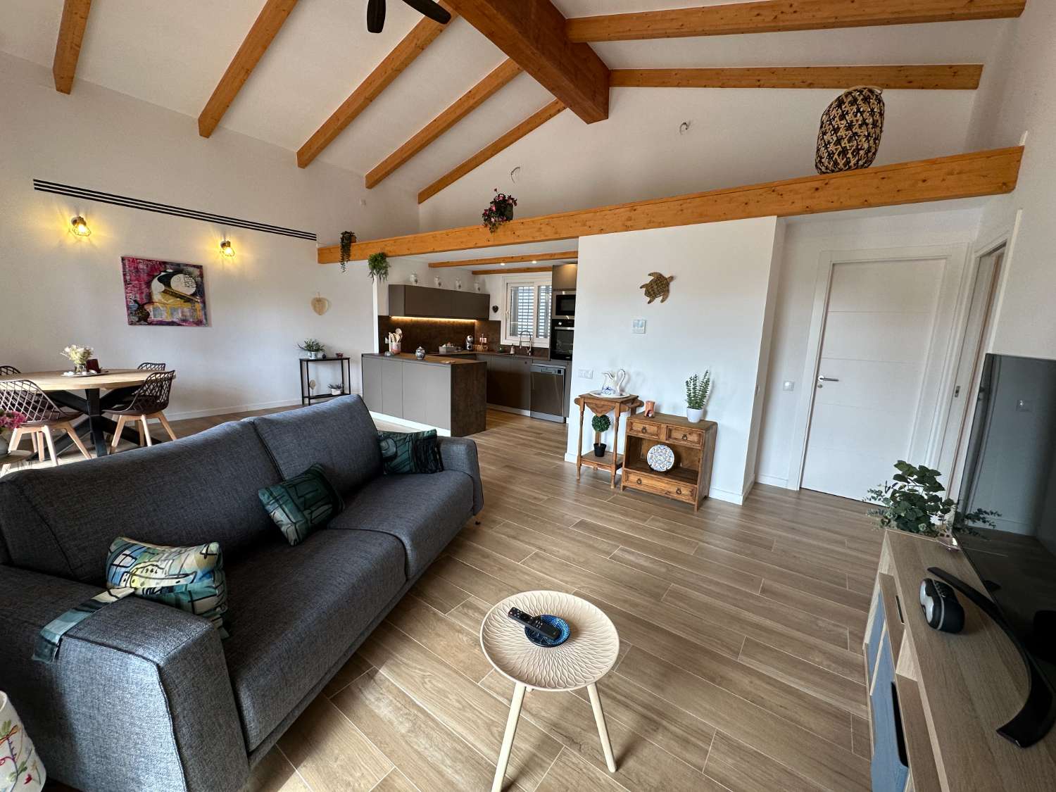 ¡Nueva casa unifamiliar con piscina privada!