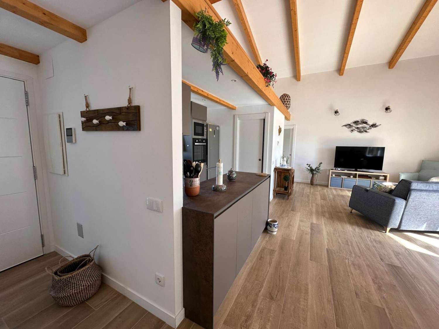 ¡Nueva casa unifamiliar con piscina privada!