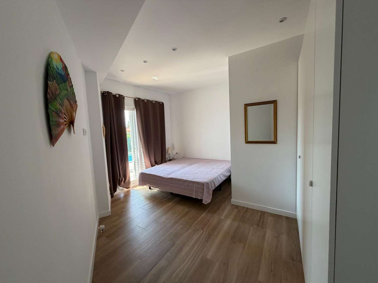 ¡Nueva casa unifamiliar con piscina privada!