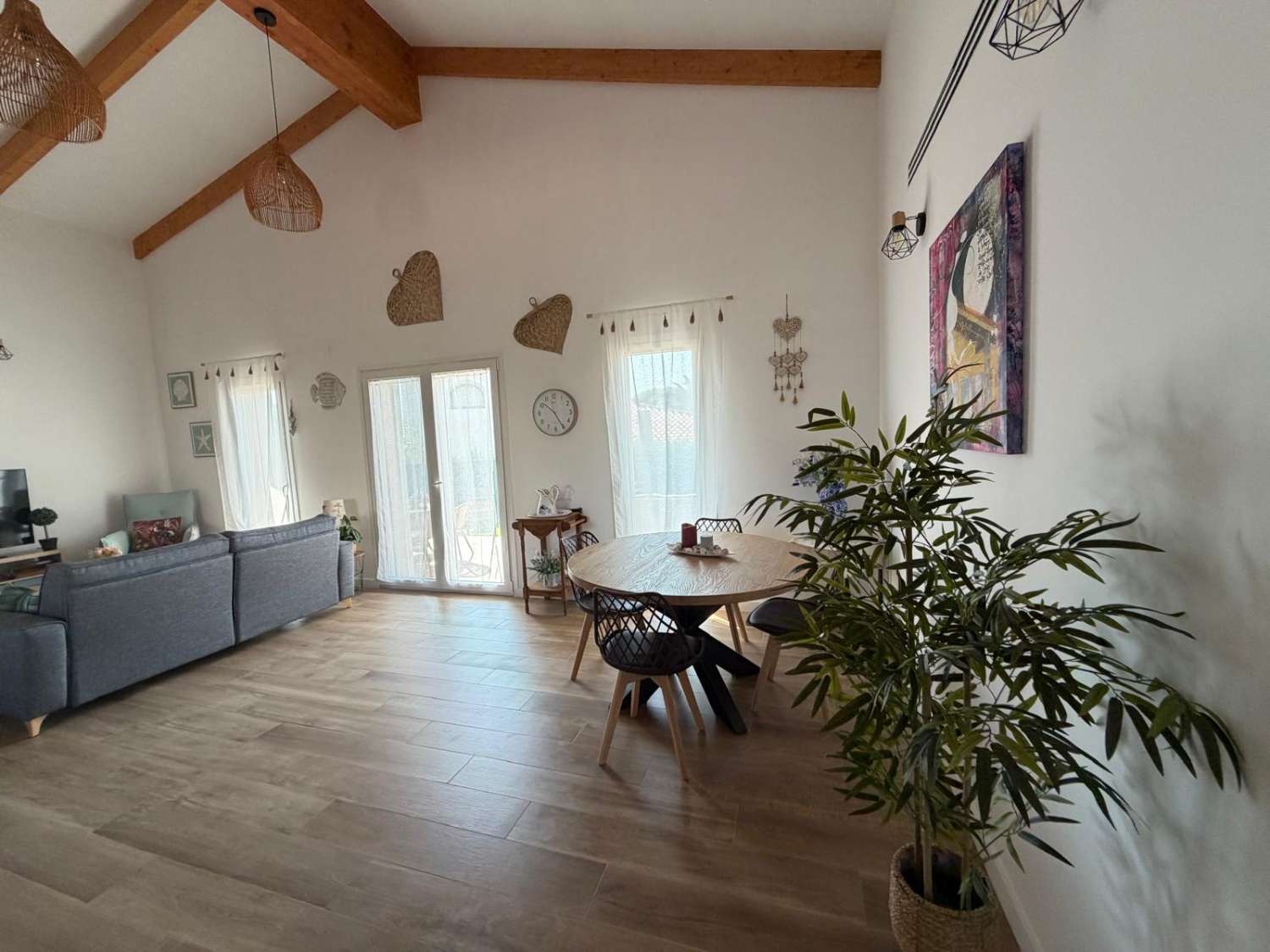 ¡Nueva casa unifamiliar con piscina privada!