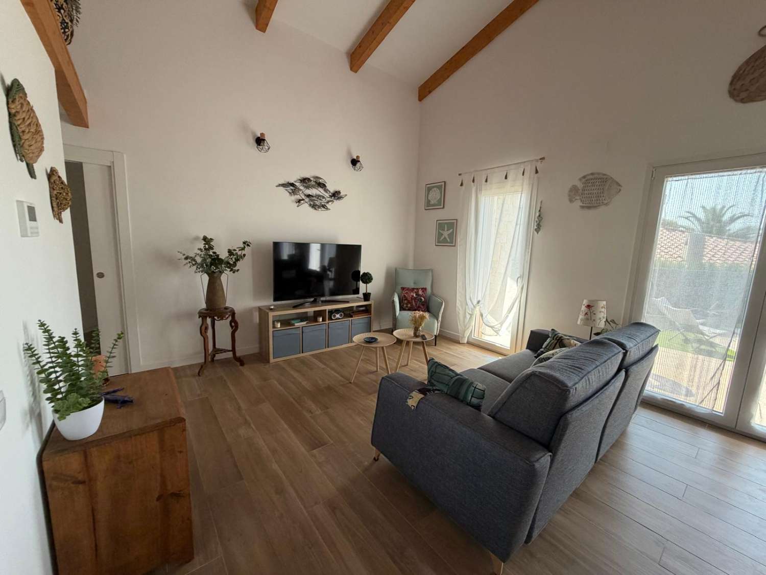 ¡Nueva casa unifamiliar con piscina privada!