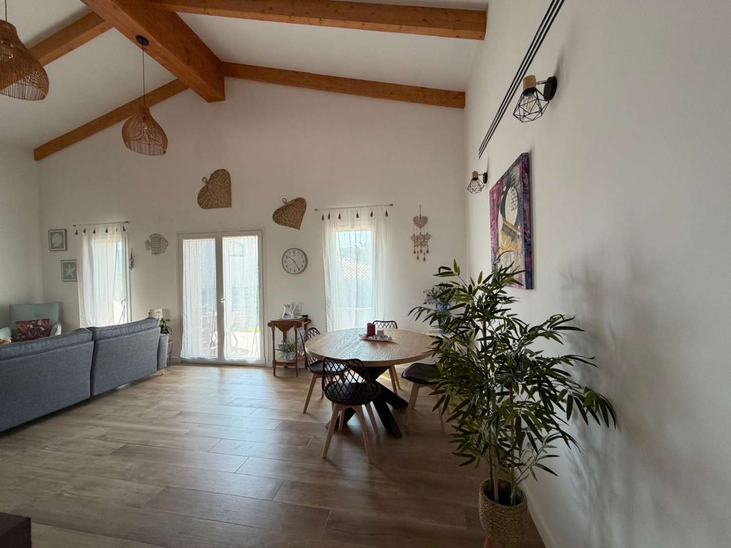 ¡Nueva casa unifamiliar con piscina privada!