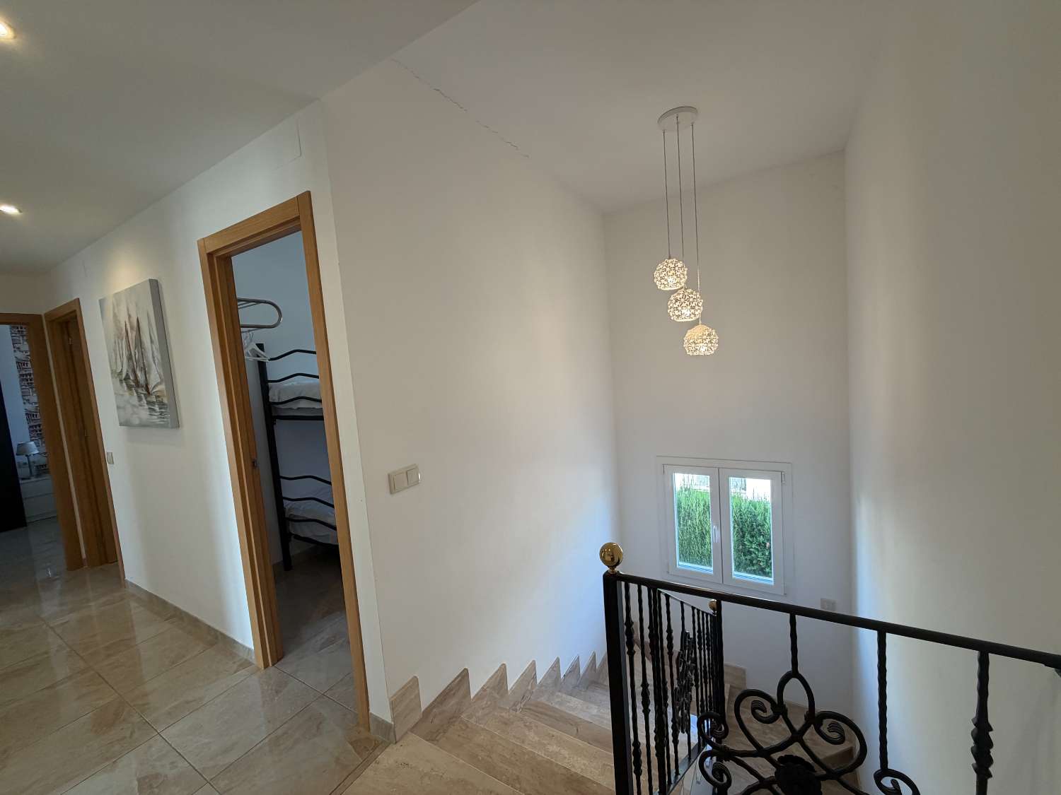 Casa moderna con piscina a 450m de la playa