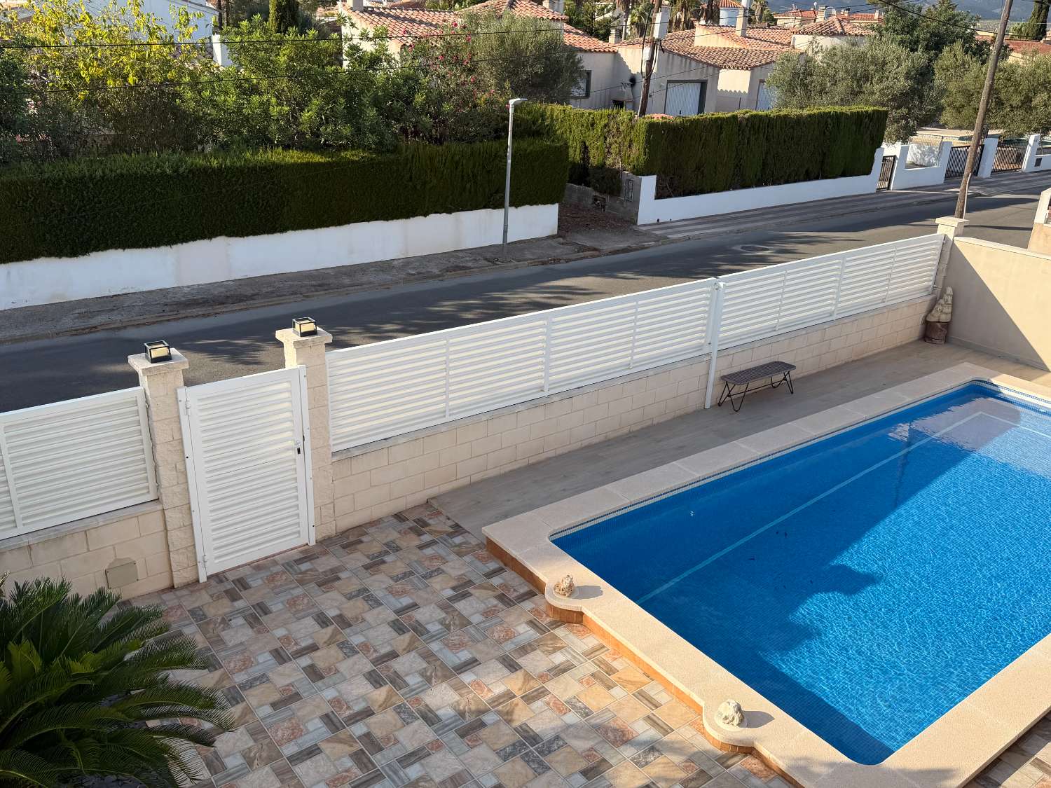 Casa moderna con piscina a 450m de la playa