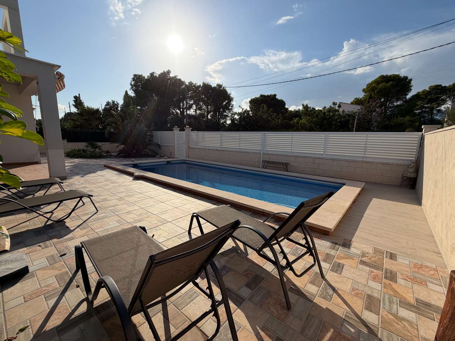 Casa moderna con piscina a 450m de la playa