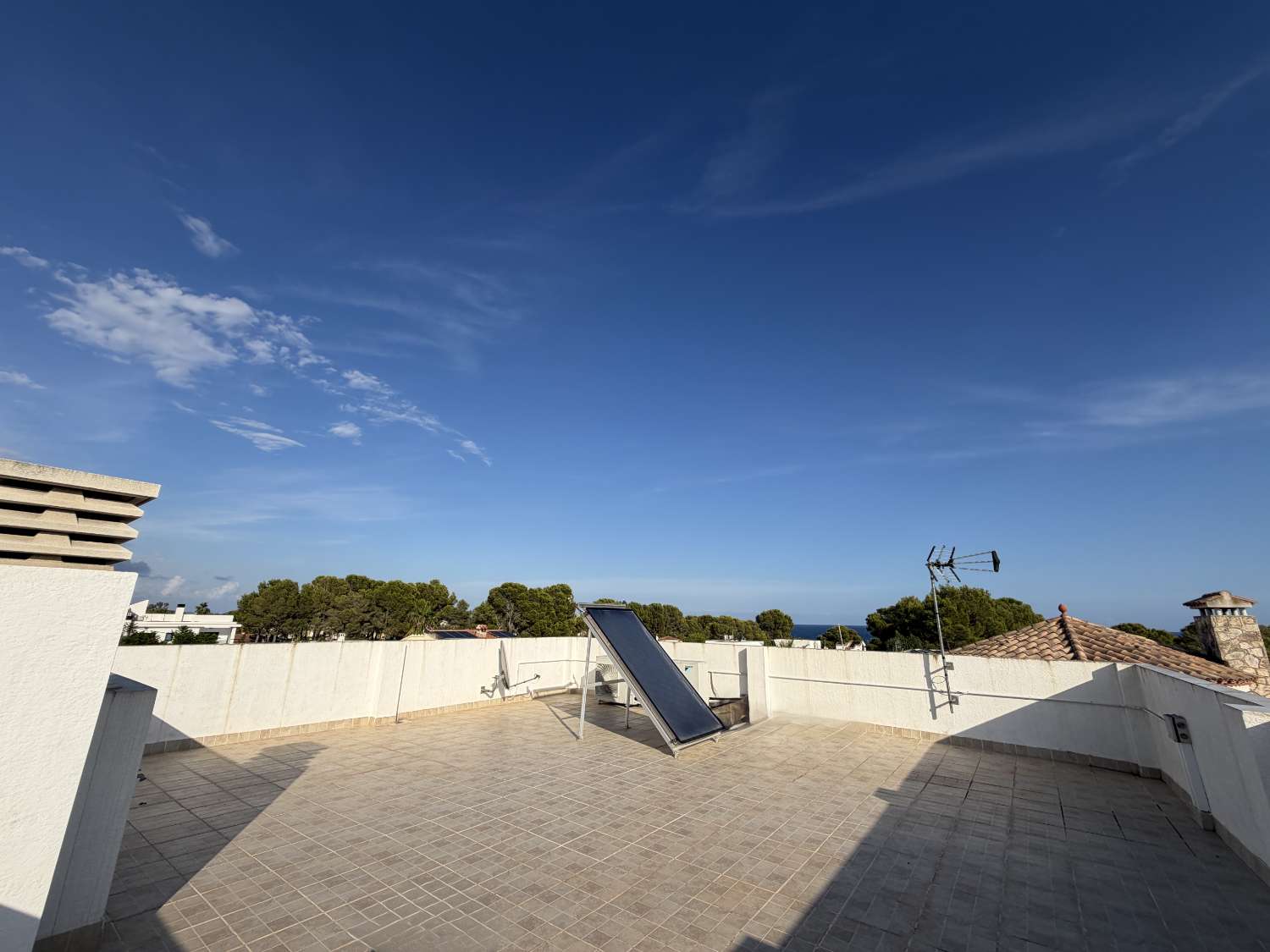 Casa moderna con piscina a 450m de la playa