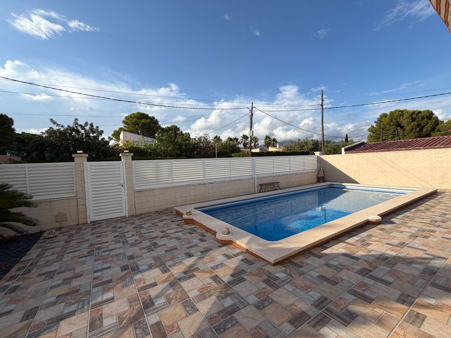 Casa moderna con piscina a 450m de la playa