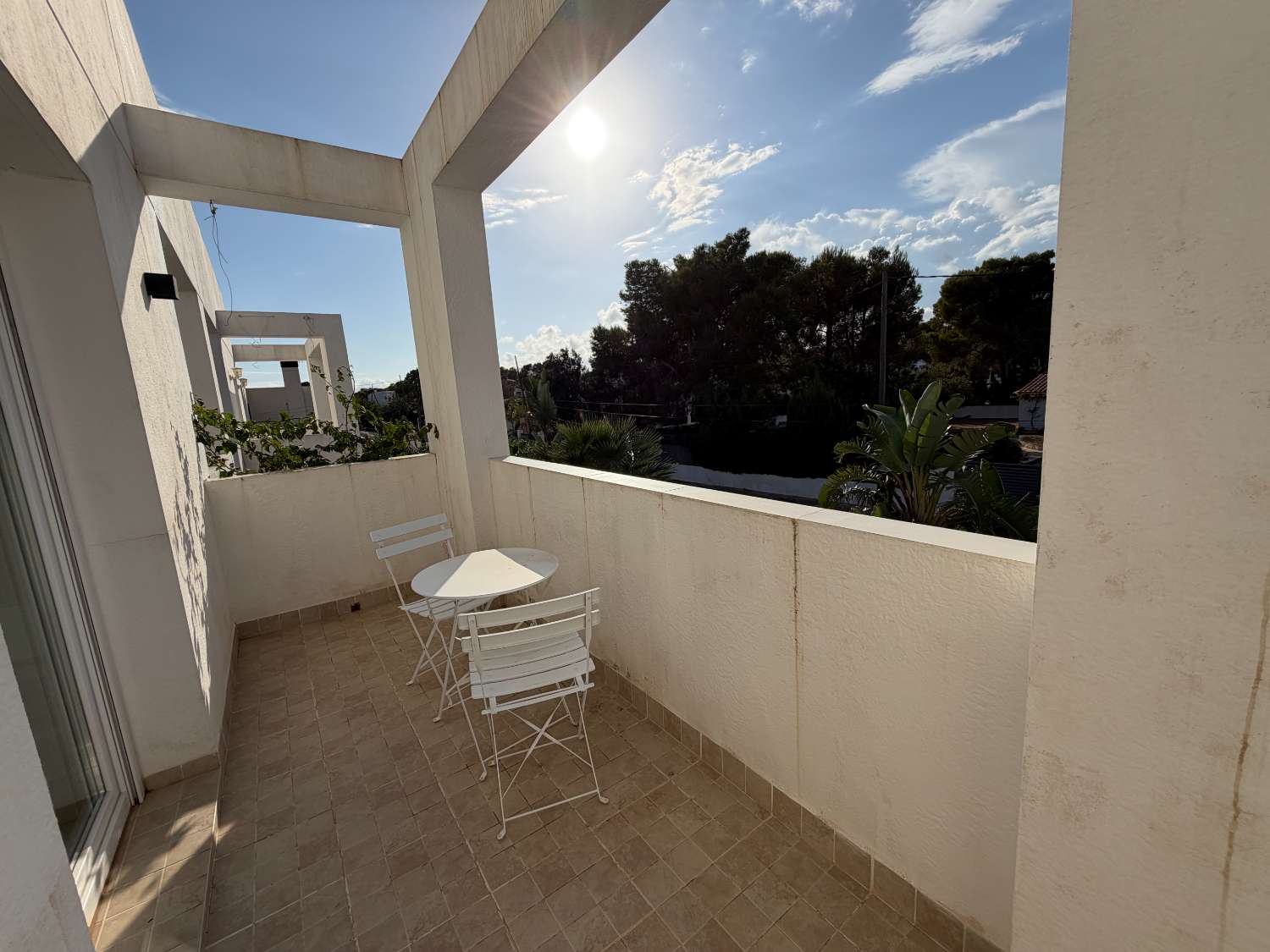 Casa moderna con piscina a 450m de la playa