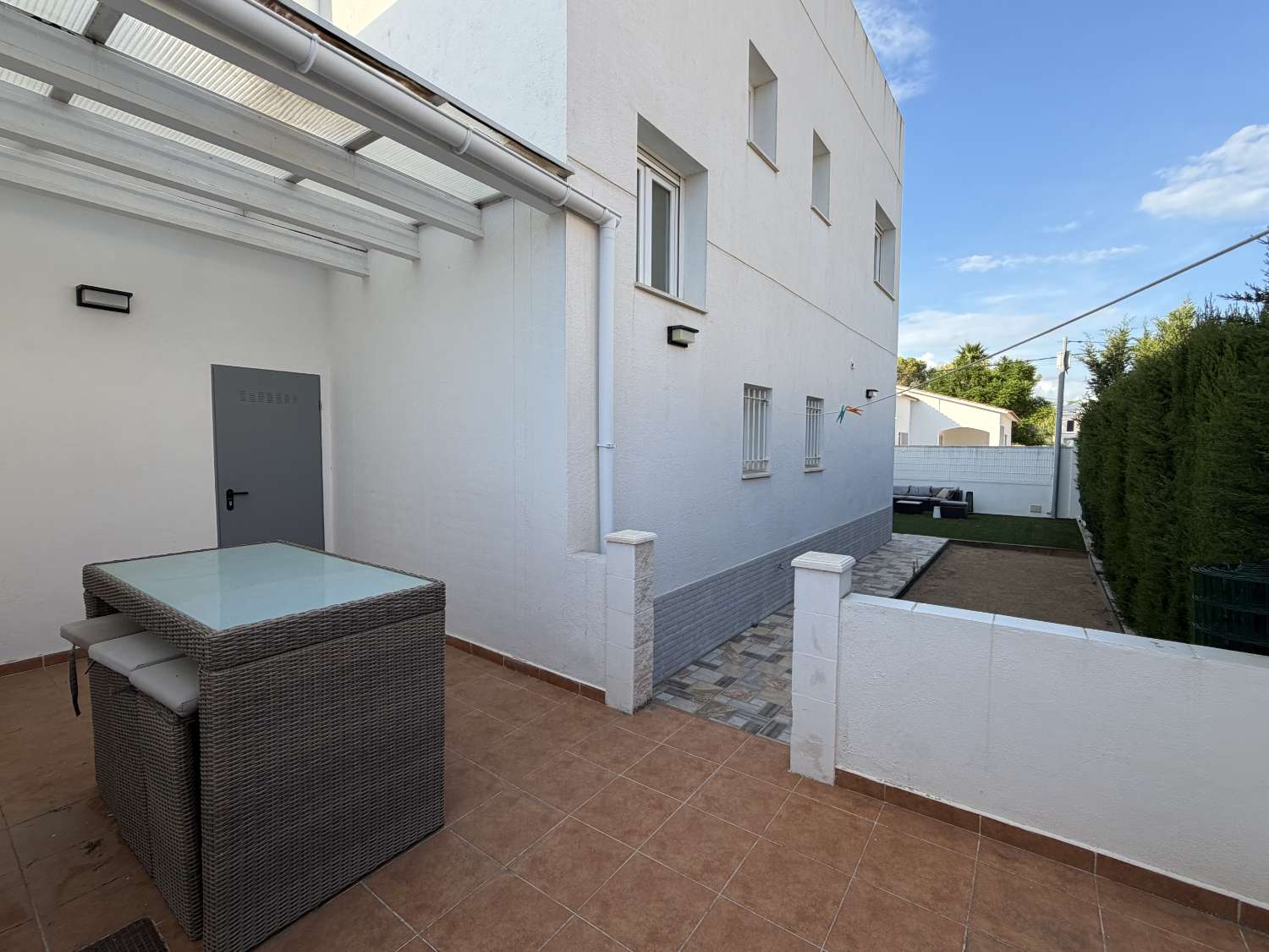 Casa moderna con piscina a 450m de la playa