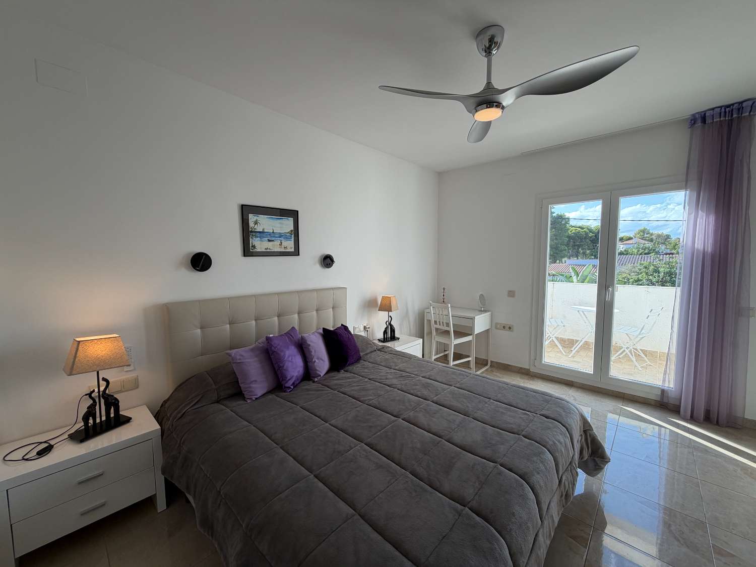 Casa moderna con piscina a 450m de la playa