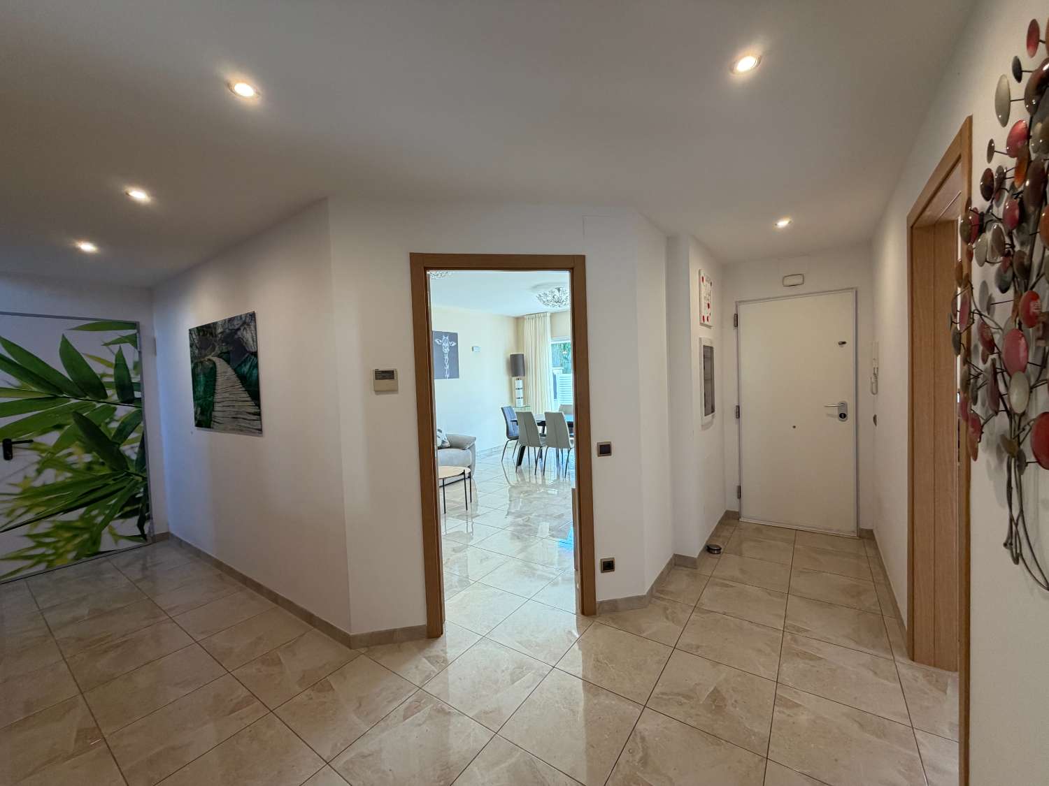 Casa moderna con piscina a 450m de la playa