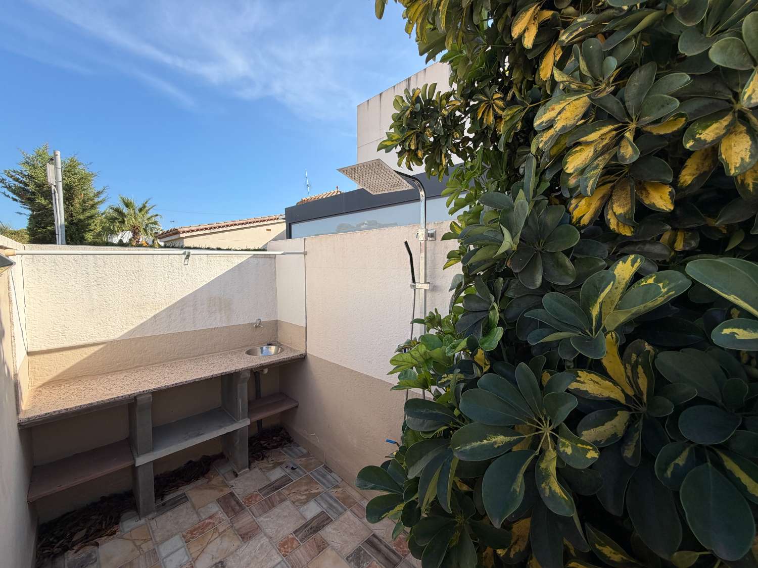 Casa moderna con piscina a 450m de la playa