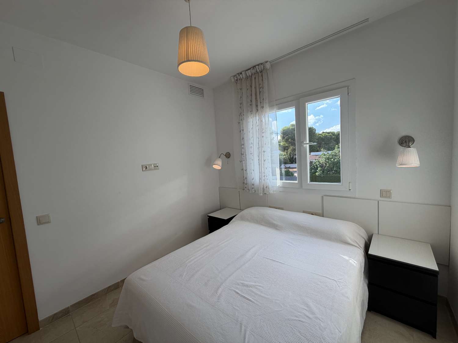 Casa moderna con piscina a 450m de la playa