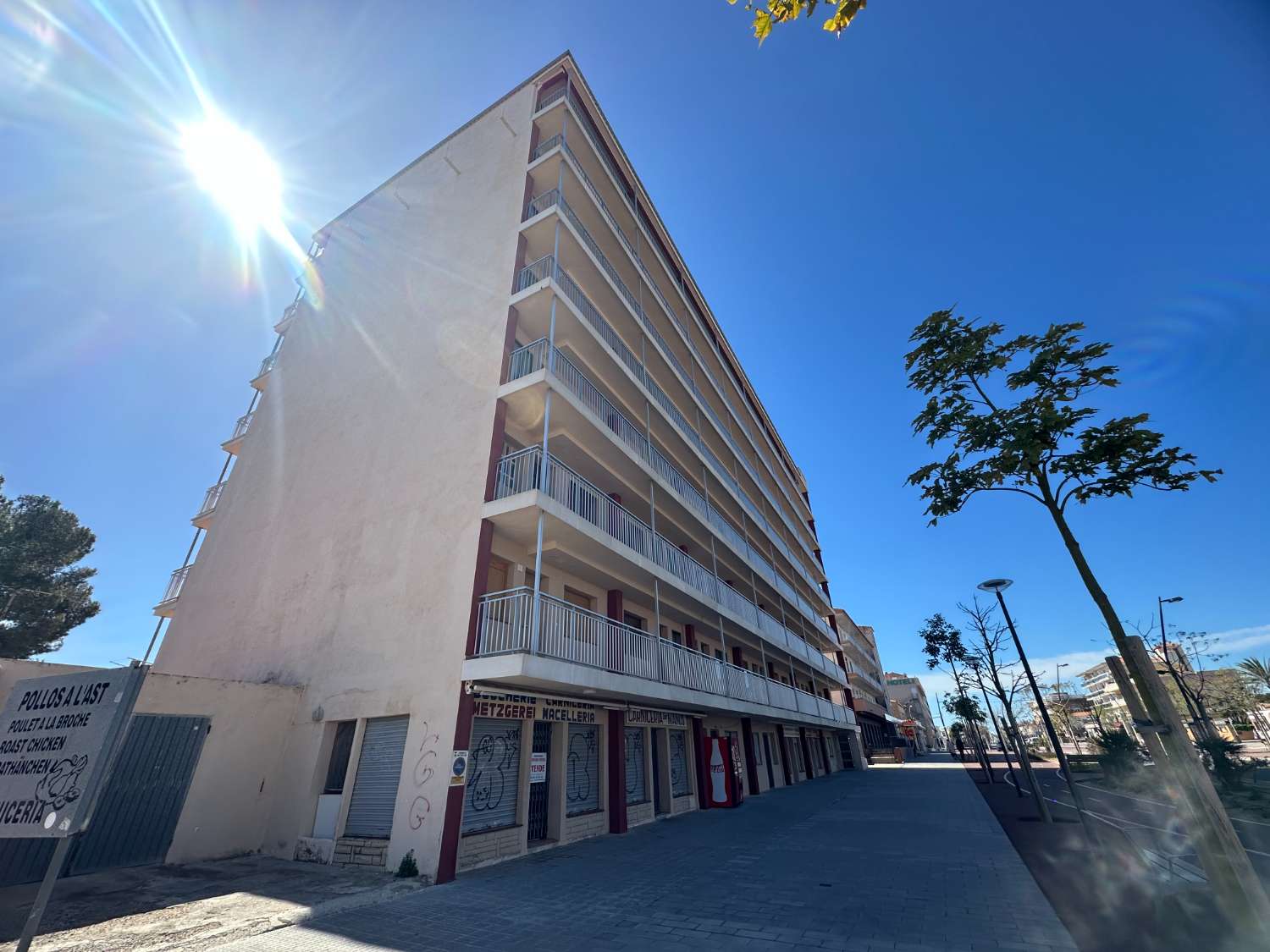 Apartamento en el corazón de Miami Platja, a solo 450 metros de la playa.
