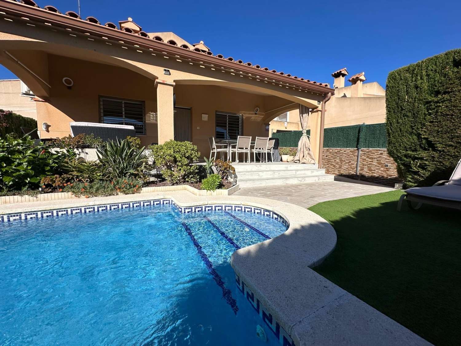 08 Canarias - Villa with private pool in Miami Platja