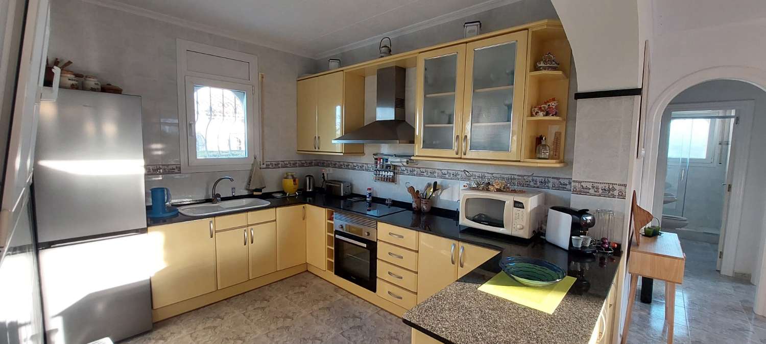 06 Cadiz - Encantadora casa con piscina privada en Miami Playa