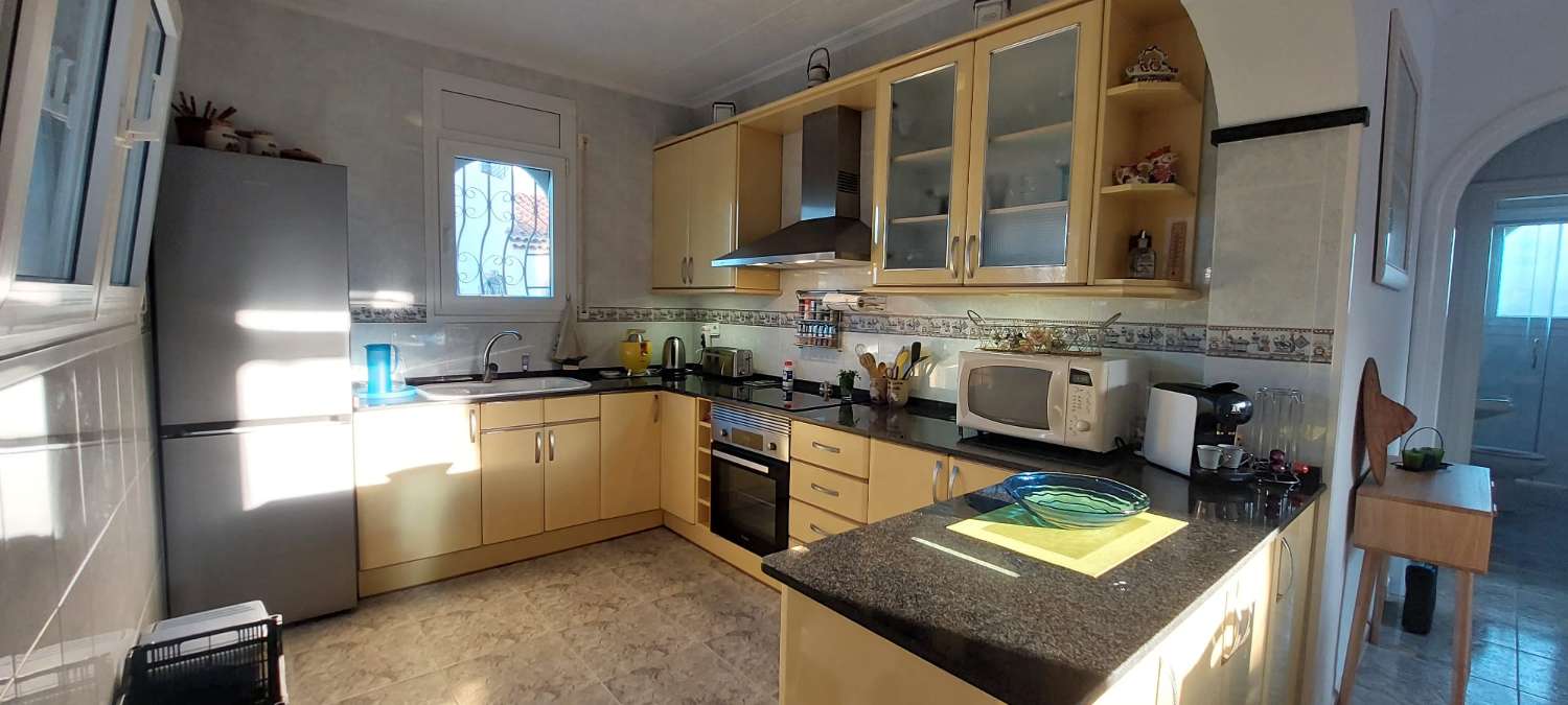 06 Cadiz - Encantadora casa con piscina privada en Miami Playa