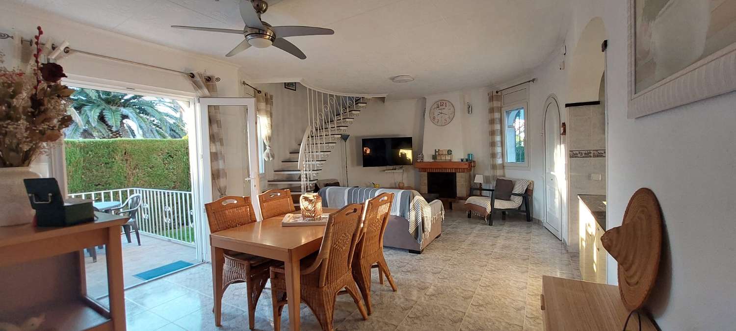 06 Cadiz - Encantadora casa con piscina privada en Miami Playa