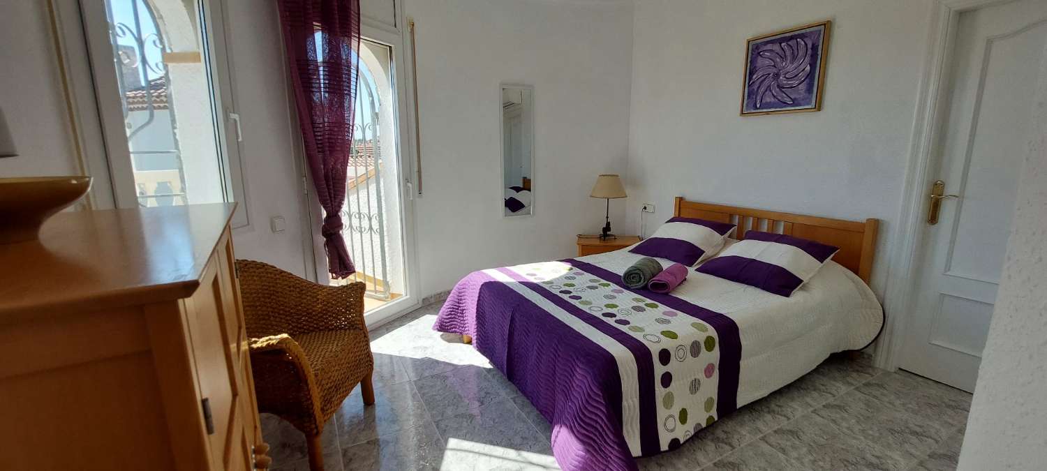 06 Cadiz - Encantadora casa con piscina privada en Miami Playa