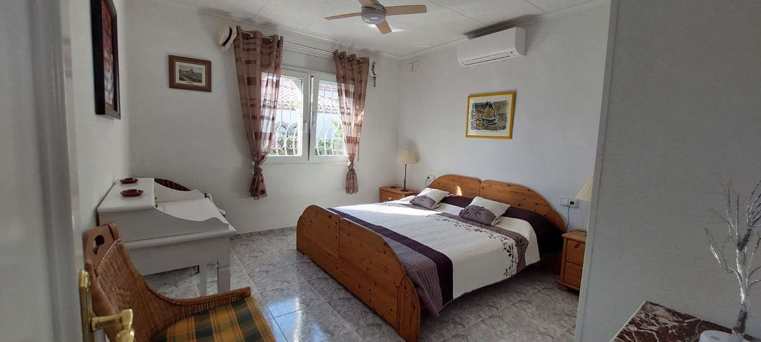 06 Cadiz - Encantadora casa con piscina privada en Miami Playa