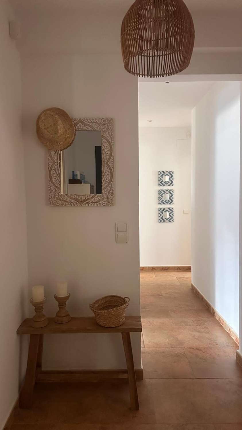 Kaunis talo, jossa on oma uima-allas suurella puutarhalla!