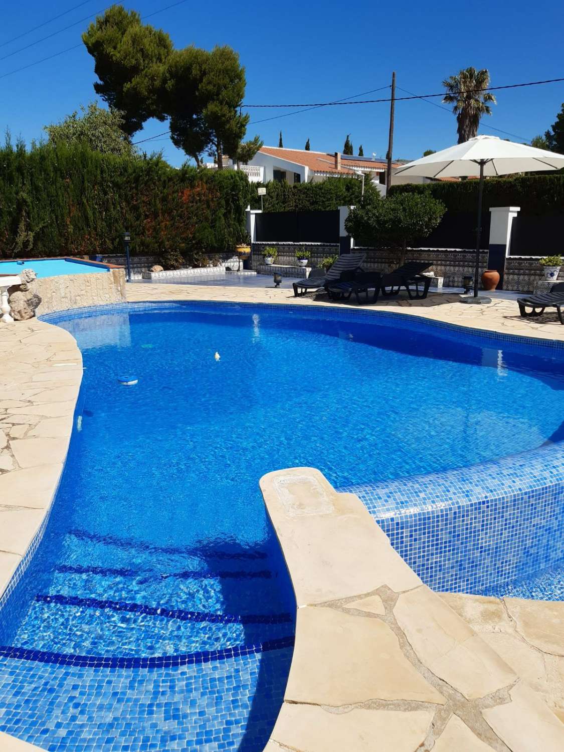 Stunning Holiday Home with Private Pool Close to the Beaches!