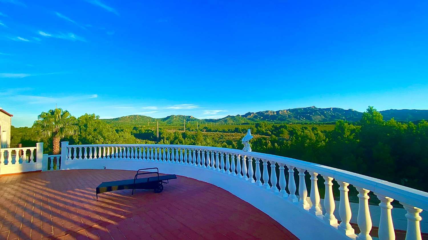 05 Botanic - Espectacular villa con vistas panorámicas a la montaña