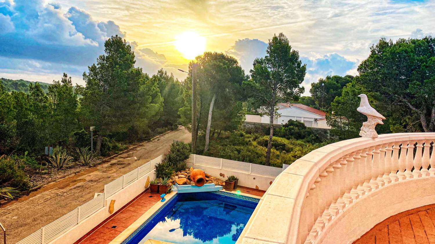 Spectaculaire villa avec une vue panoramique sur la montagne