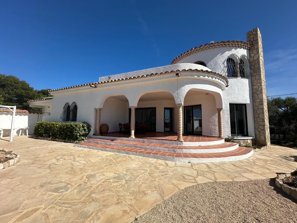 Beautiful house with magnificent mirror pool in Las Tres Calas