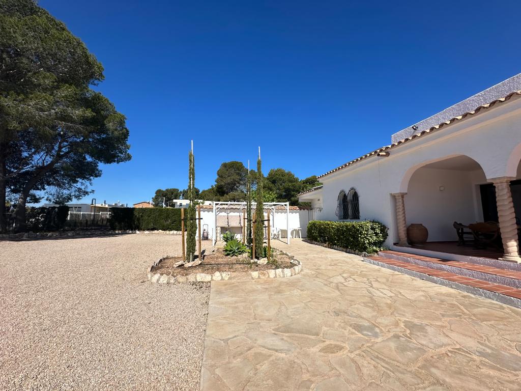 Preciosa casa con magnífica piscina espejo en Las Tres Calas