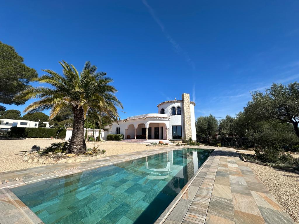Beautiful house with magnificent mirror pool in Las Tres Calas