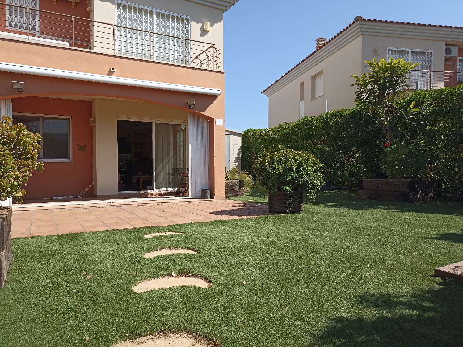 Ground floor with private garden and community pool in Casalot
