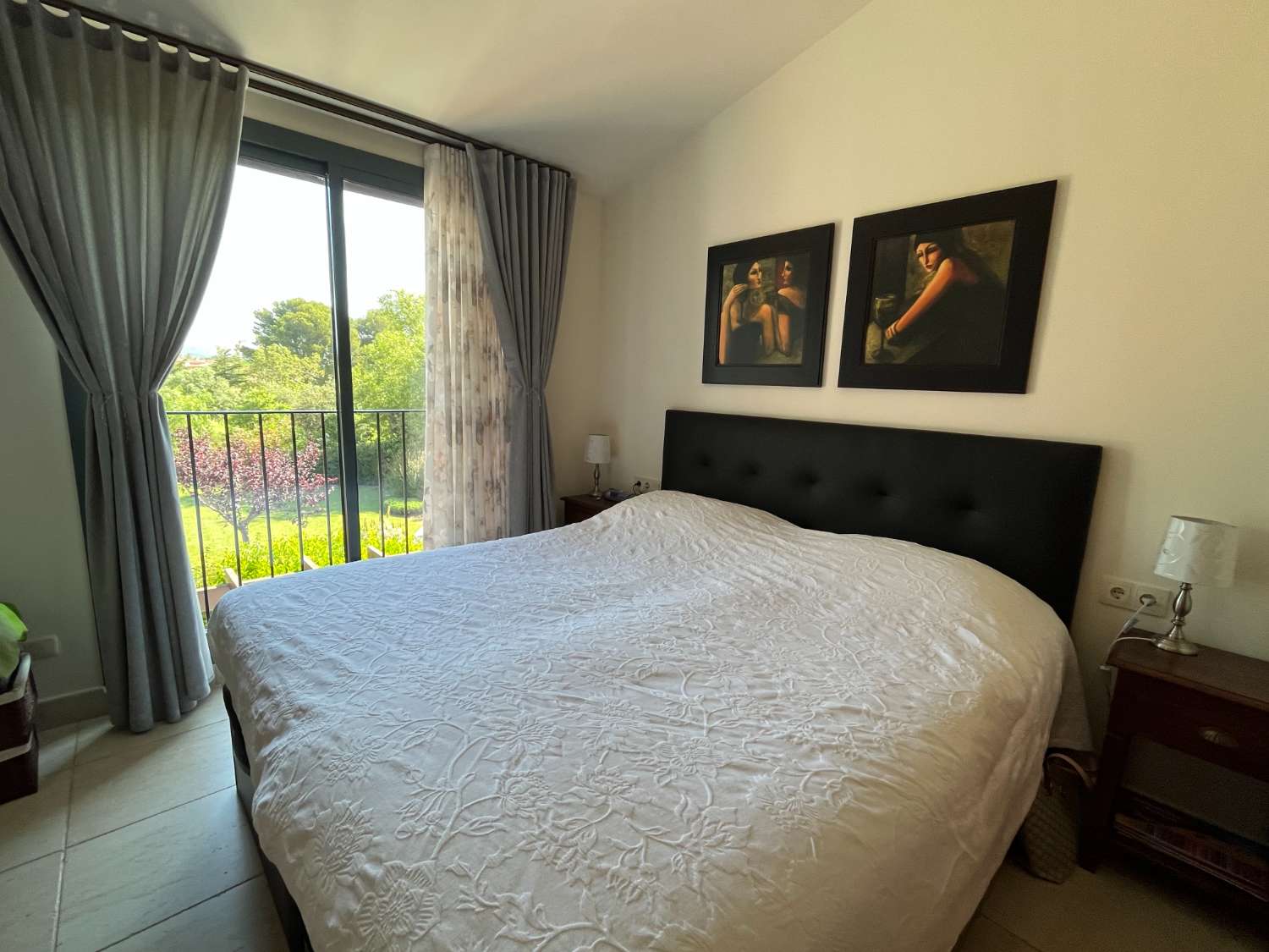 Espectacular casa con piscina comunitaria en BONMONT