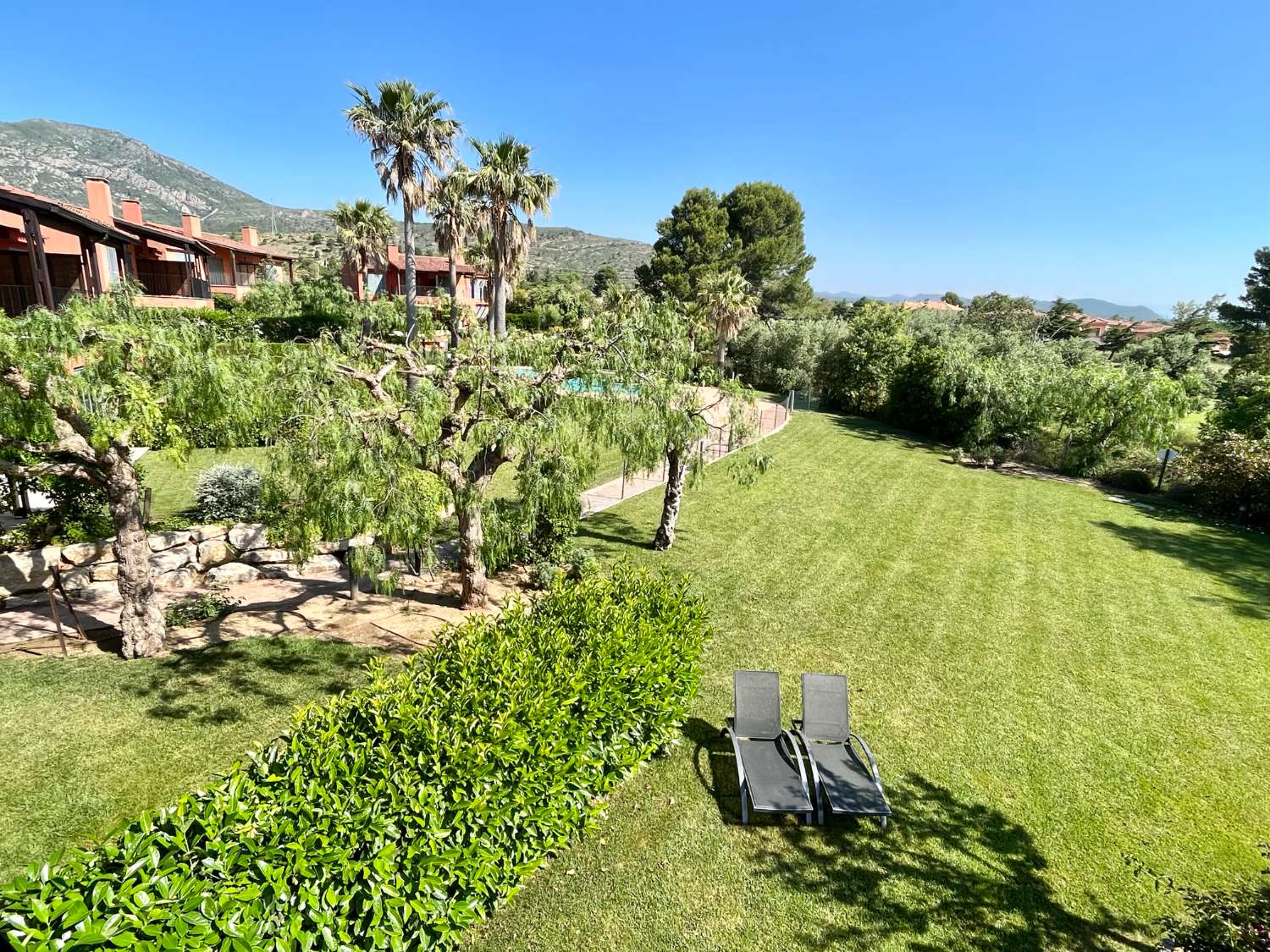 Espectacular casa con piscina comunitaria en BONMONT